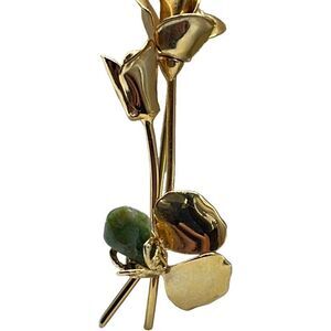 Vintage Jade flower brooch in gold colored metal